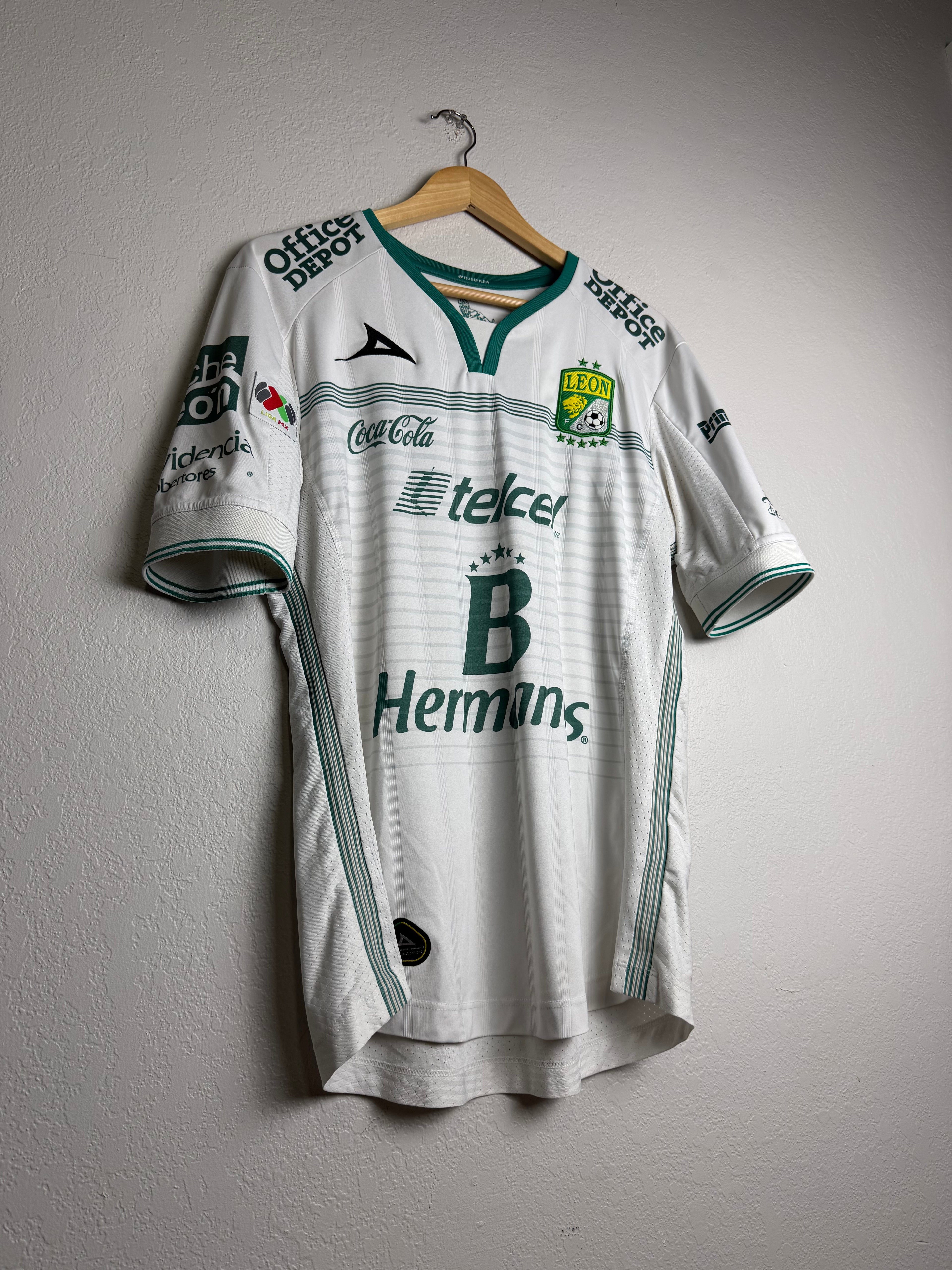 Club Leon 15/16 Away Jersey #10 L.Montes