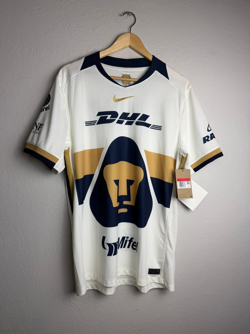 Pumas UNAM 2025/26 Away Jersey #33 Jordan