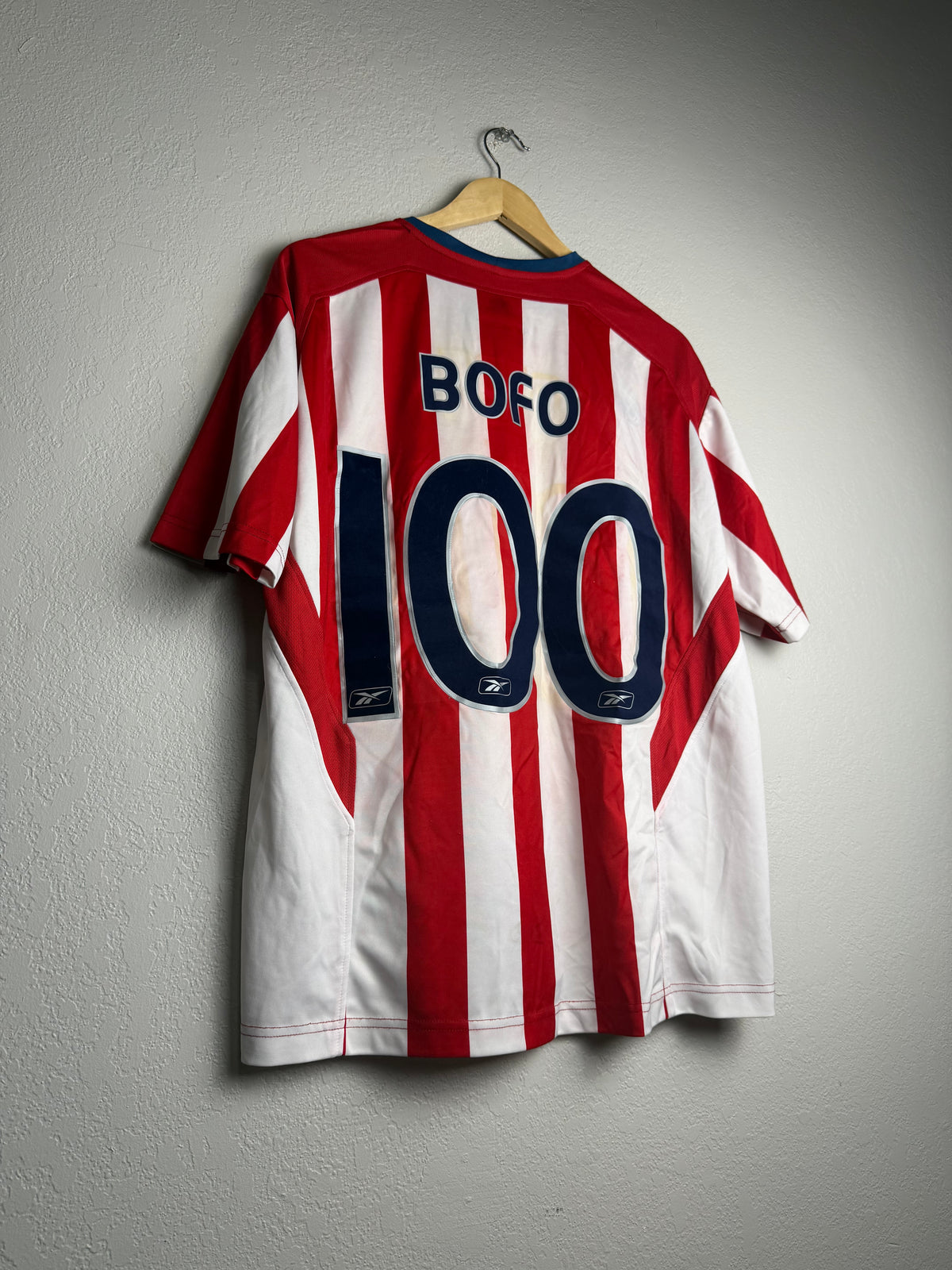 CD Guadalajara Chivas 2005/06 Home Jersey #100 Bofo