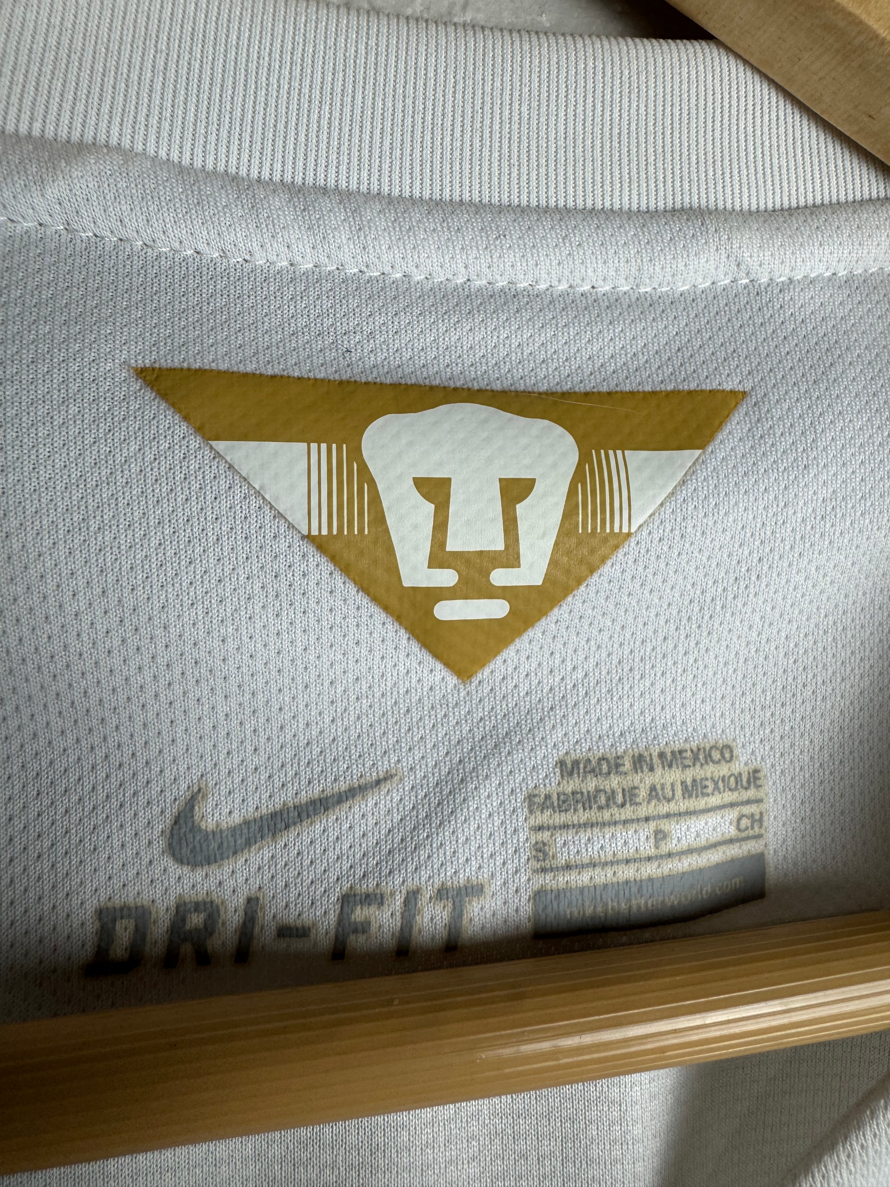 Pumas UNAM 2015/16 Away Jersey #4 Veron