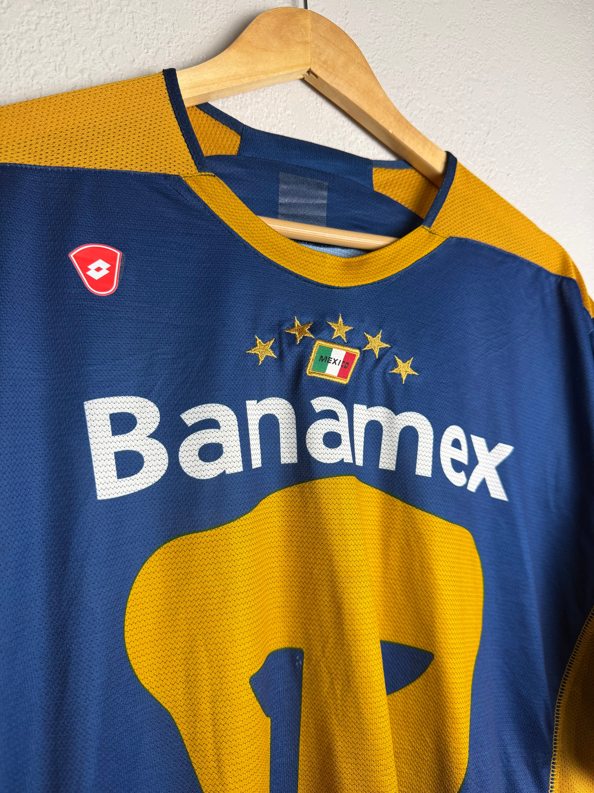 Pumas UNAM 2004/05 Away Jersey #4 Marioni