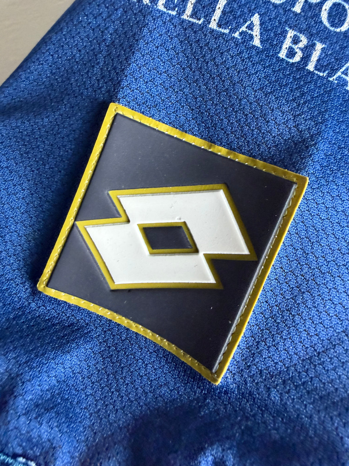 Pumas UNAM 2004/05 Away Jersey #4 Marioni