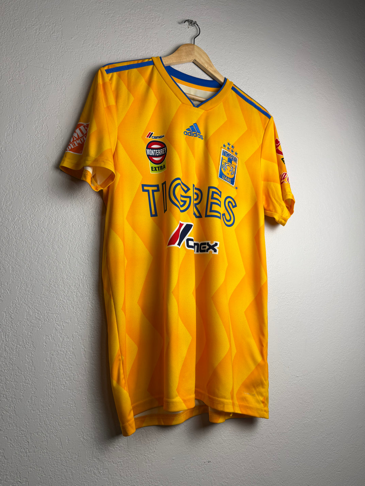 Tigres UANL 2017/18 Home Jersey #33 Quiñones