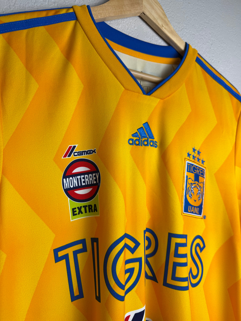 Tigres UANL 2017/18 Home Jersey #33 Quiñones