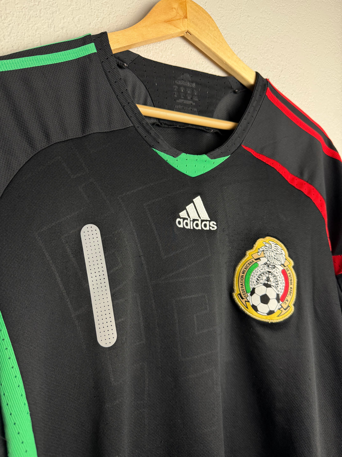 Mexico National Team 2008/09 Home Goalkeeper Jersey #1 Ochoa