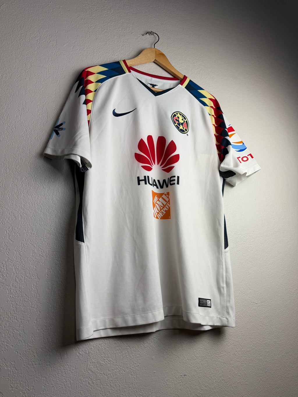Club America 2017/18 Away Jersey #4 Alvarez
