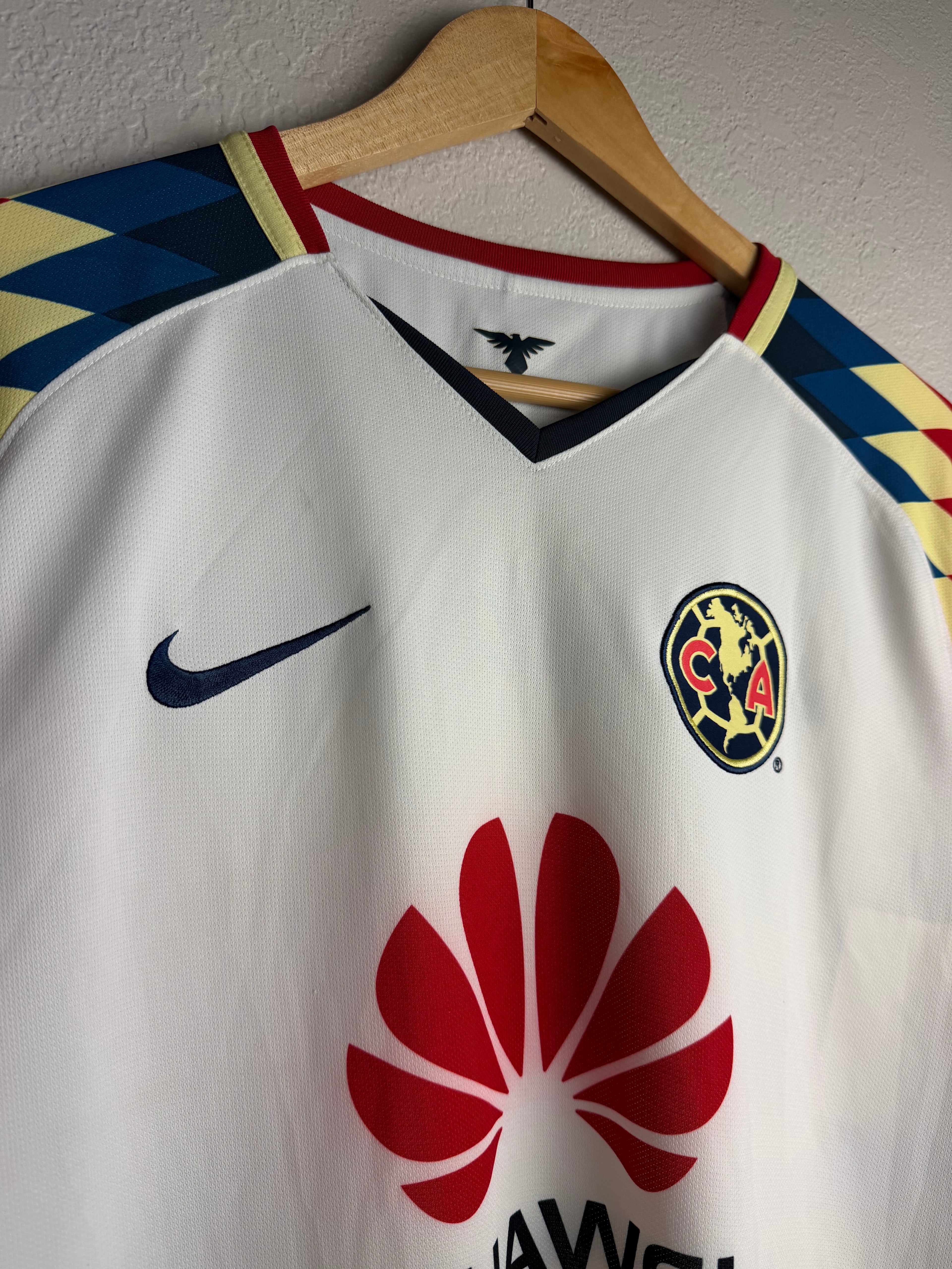 Club America 2017/18 Away Jersey #4 Alvarez