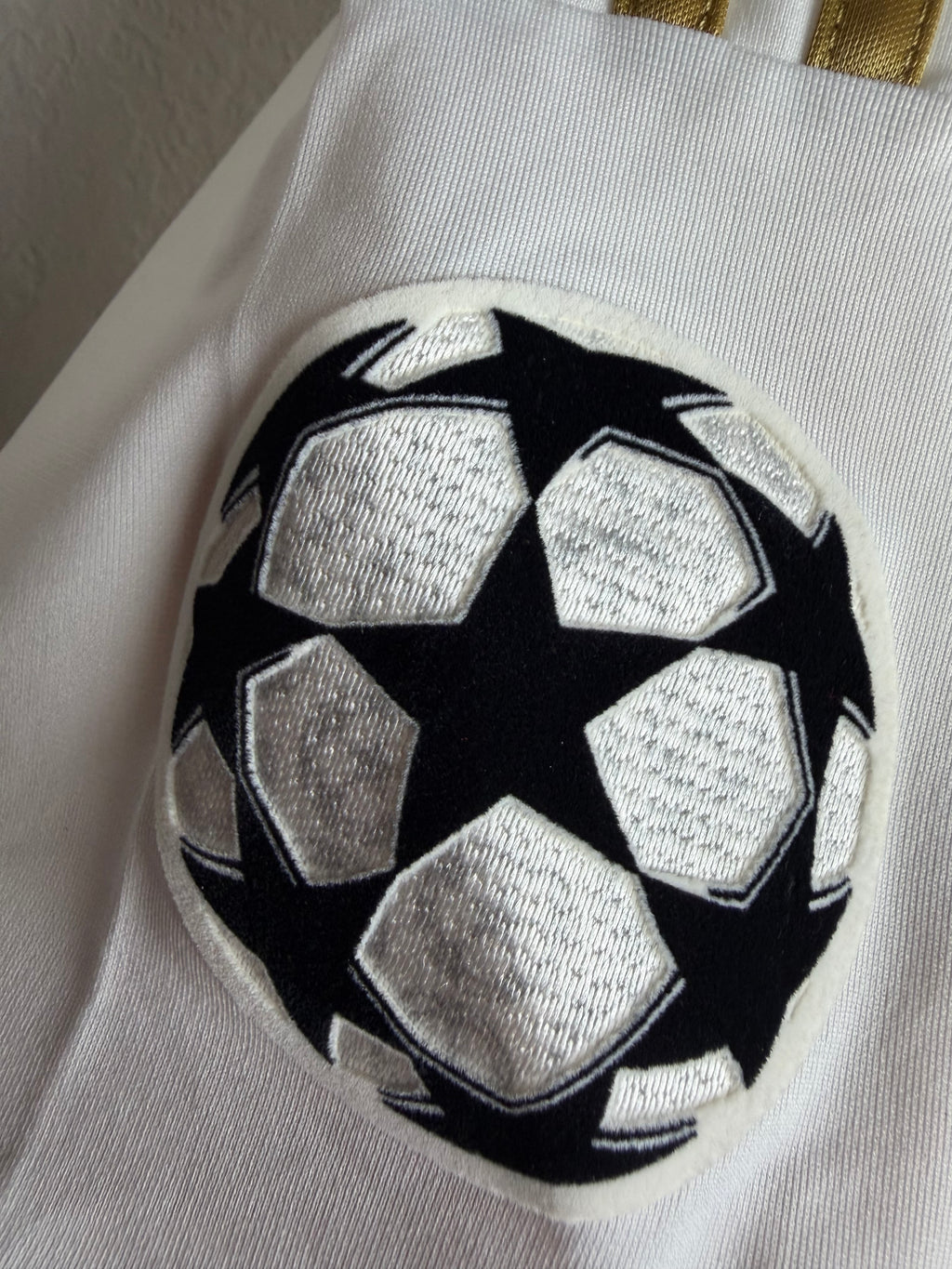 Real Madrid 2011/12 Home Jersey Medium #7 Ronaldo