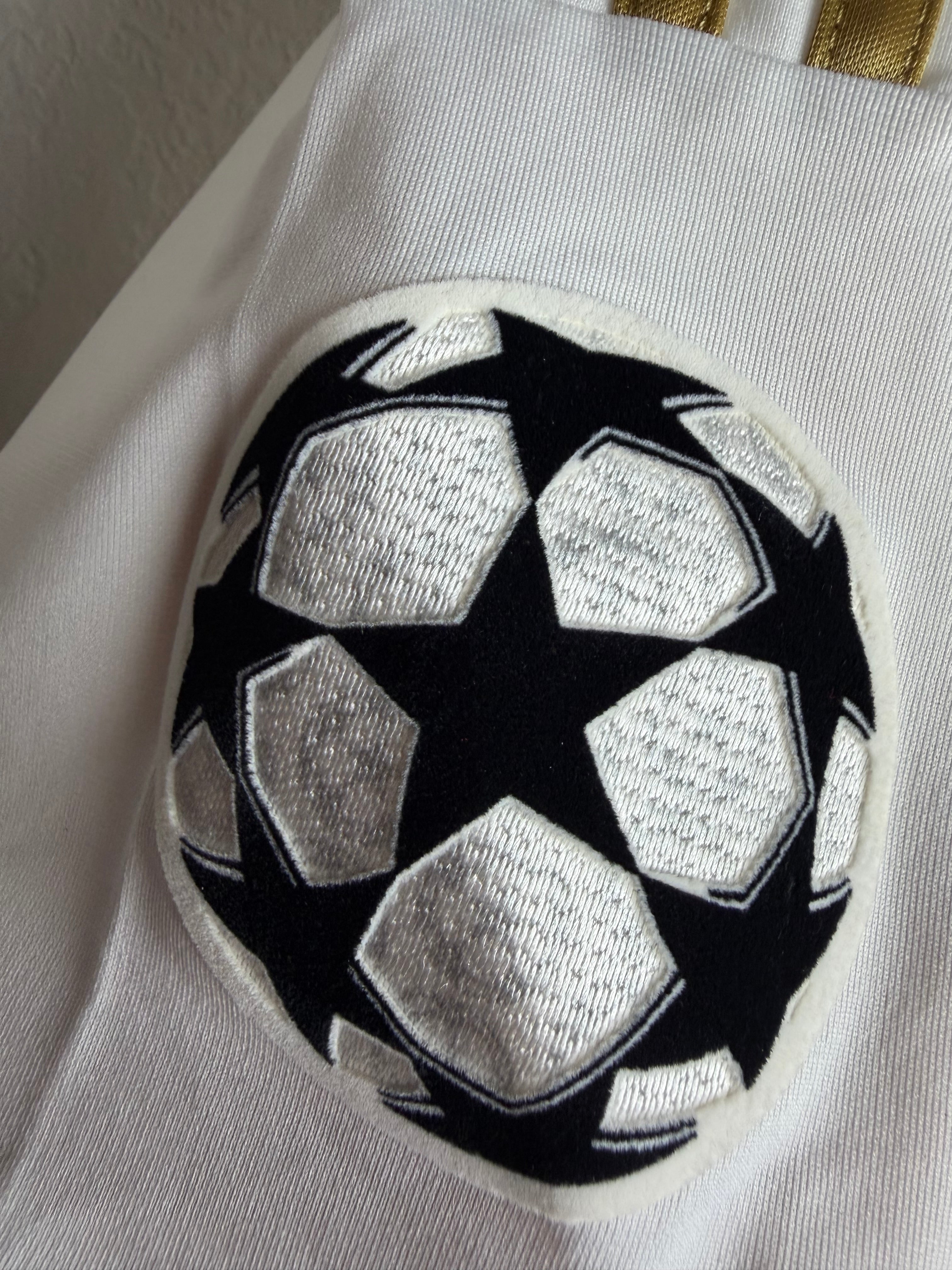 Real Madrid 2011/12 Home Jersey Medium #7 Ronaldo
